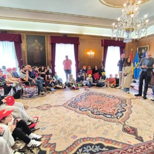 ceremonie-officielle-a-la-mairie